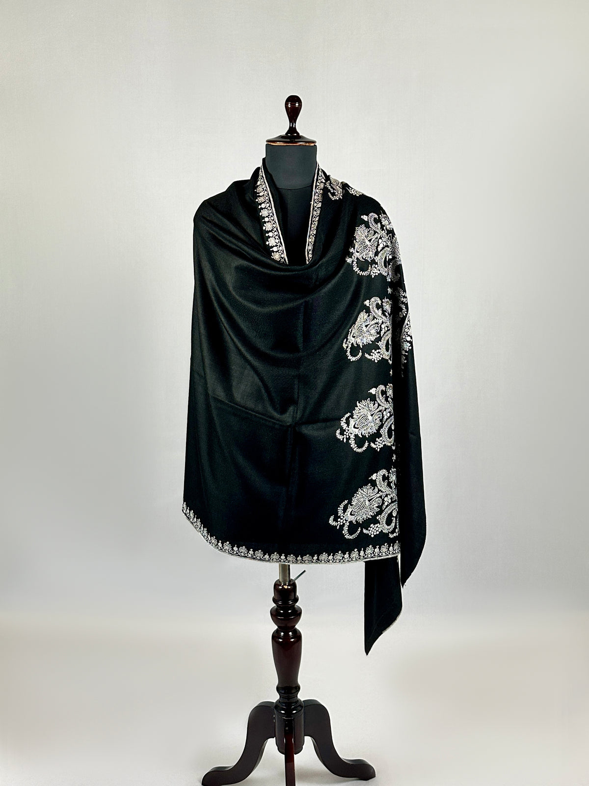 Pashmina Handloom Sozni Shawl